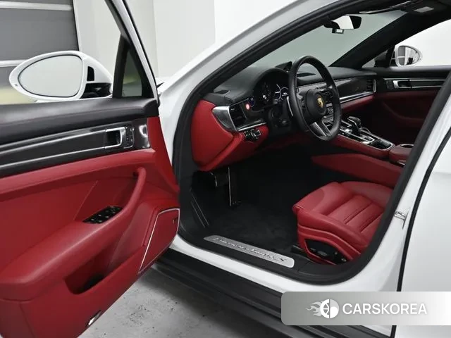 Porsche Panamera (971) 2023 Белый из Кореи, фото 2