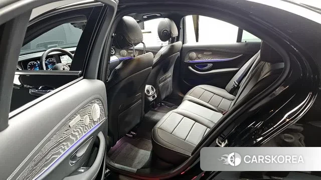 Mercedes-Benz E-Class W213 2023 Черный из Кореи, фото 2