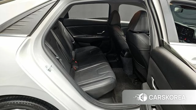 Hyundai Avante Hybrid (CN7) 2021 Серебристо-серый из Кореи, фото 2