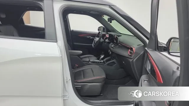 Chevrolet (GM Daewoo) The New Trail Blazer 2024 Белый из Кореи, фото 2