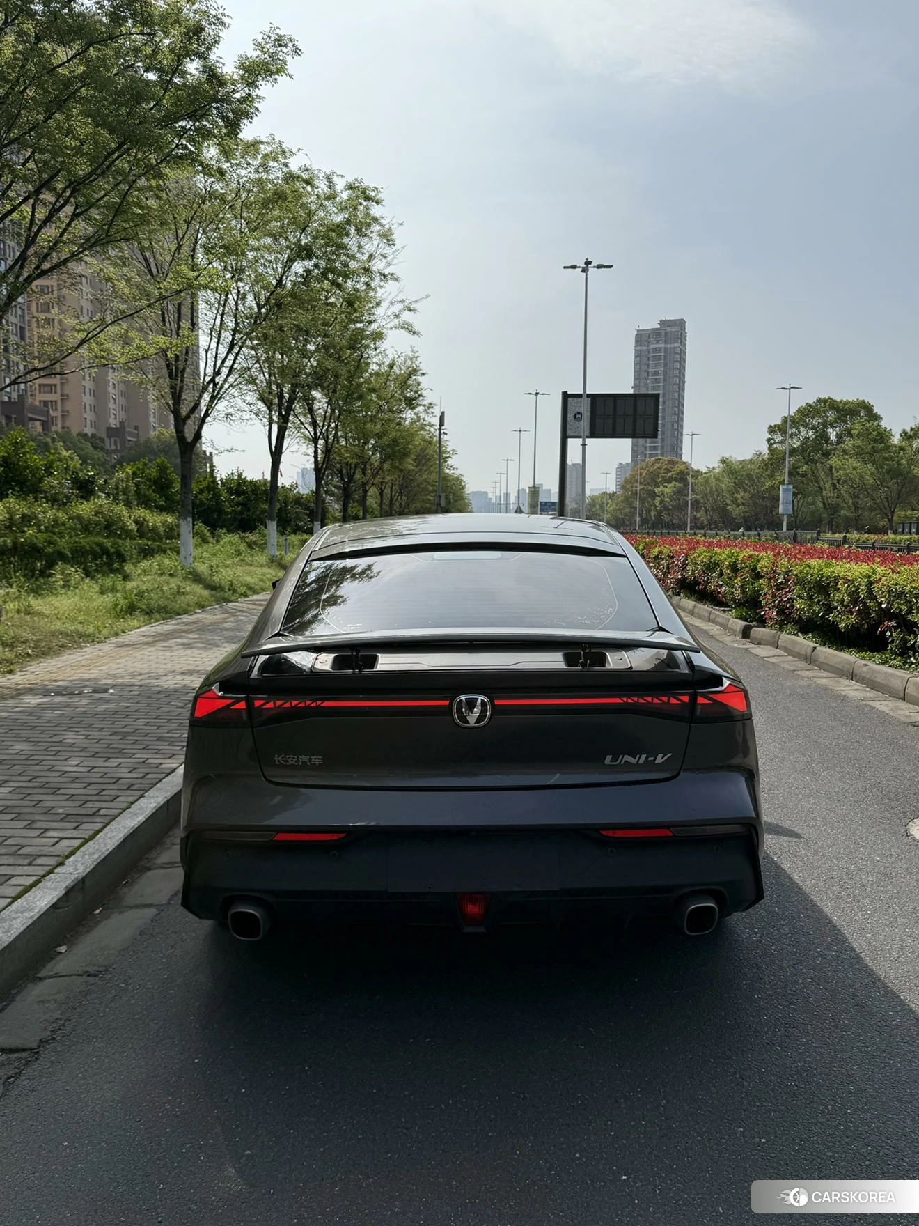 Chang'an UNI-V 2022 Темно-серый из Китая, фото 2