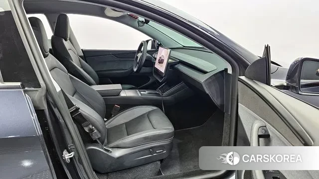 Tesla Model Y 2025 Серый из Кореи, фото 2