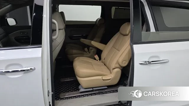 Kia The New Carnival 2019 Белый из Кореи, фото 2