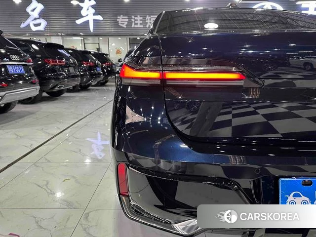 BMW 7 series 2024 Черный из Китая, фото 2
