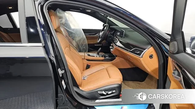 BMW 7 Series (G11) 2018 Черный из Кореи, фото 2