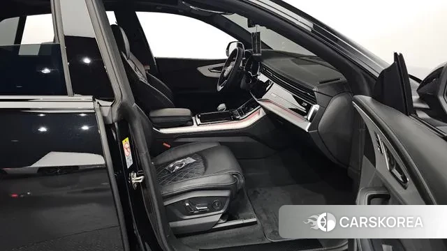 Audi Q8 (4M) 2023 Черный из Кореи, фото 2