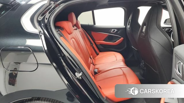 BMW 1 Series (F40) 2022 Черный из Кореи, фото 2