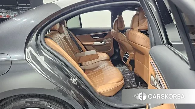 Mercedes-Benz E-Class W214 2024 Черный из Кореи, фото 2
