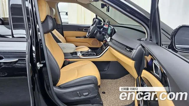 Kia Carnival 4th generation 2023 Черный из Кореи, фото 2