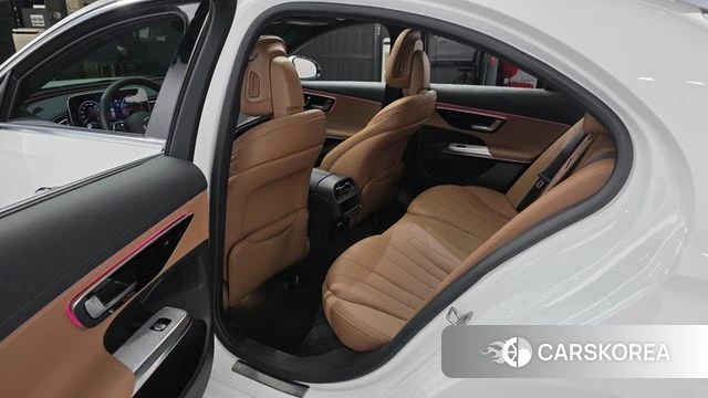 Mercedes-Benz E-Class W214 2025 Белый из Кореи, фото 2