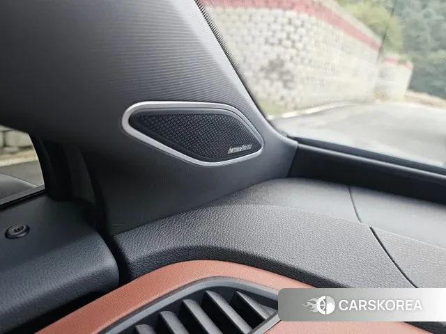 Volkswagen ID.4 2023 Серебряный из Кореи, фото 2