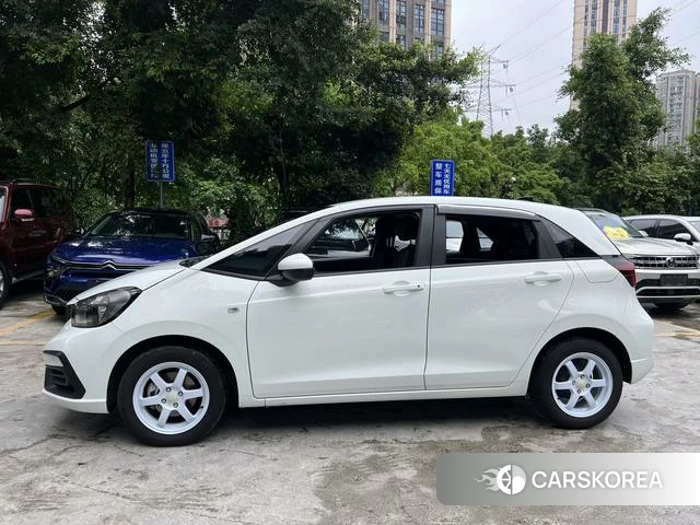 Honda Fit 2023 Белый из Китая, фото 2