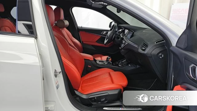 BMW 1 Series (F40) 2021 Белый из Кореи, фото 2