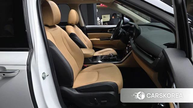 Kia Carnival 4th generation 2023 Белый из Кореи, фото 2