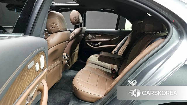 Mercedes-Benz E-Class W213 2021 Серый из Кореи, фото 2