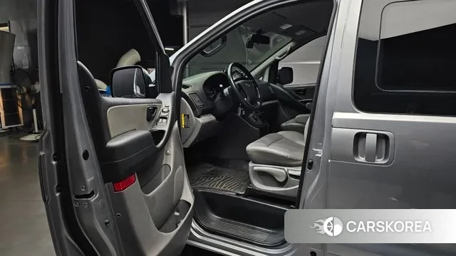 Hyundai The New Grand Starex 2020 Серебристо-серый из Кореи, фото 2