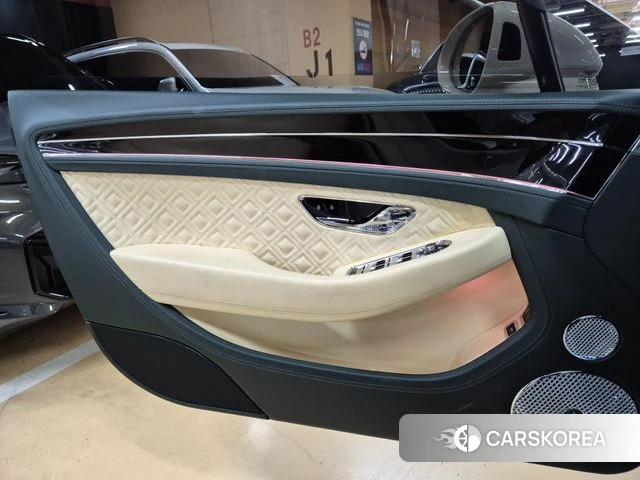 Bentley Continental GT 3rd Generation 2022 Жемчужный цвет из Кореи, фото 2