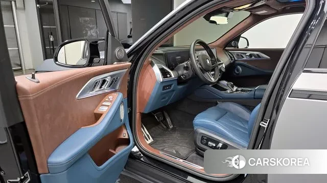 BMW XM (G09) 2025 Серебристо-серый из Кореи, фото 2