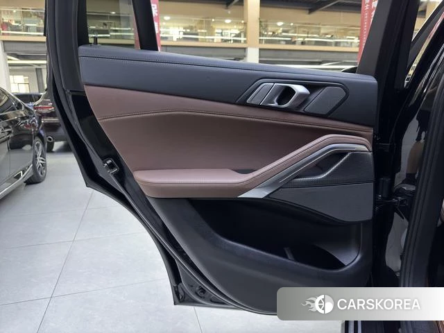 BMW X6 2021 Черный из Китая, фото 2