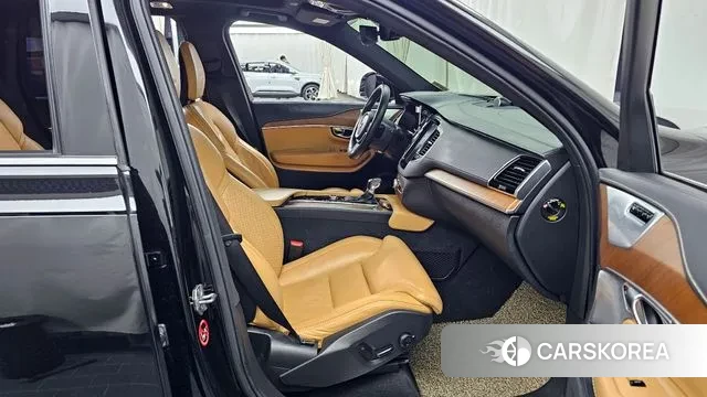 Volvo XC90 second Generation 2019 Черный из Кореи, фото 2