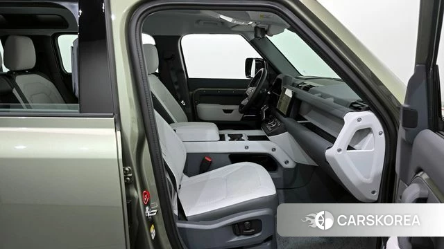 Land Rover Defender (L663) 2025 Зеленый из Кореи, фото 2