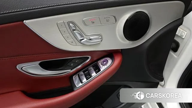 Mercedes-Benz C-Class W205 2022 Белый из Кореи, фото 2