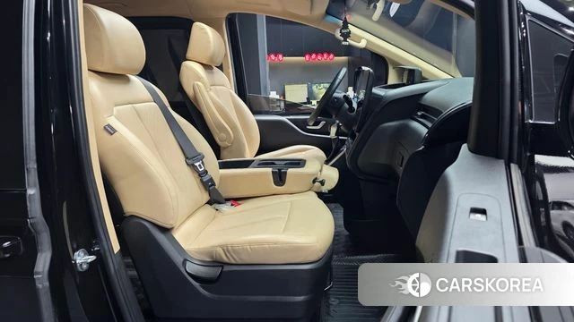 Hyundai Staria 2022 Черный из Кореи, фото 2