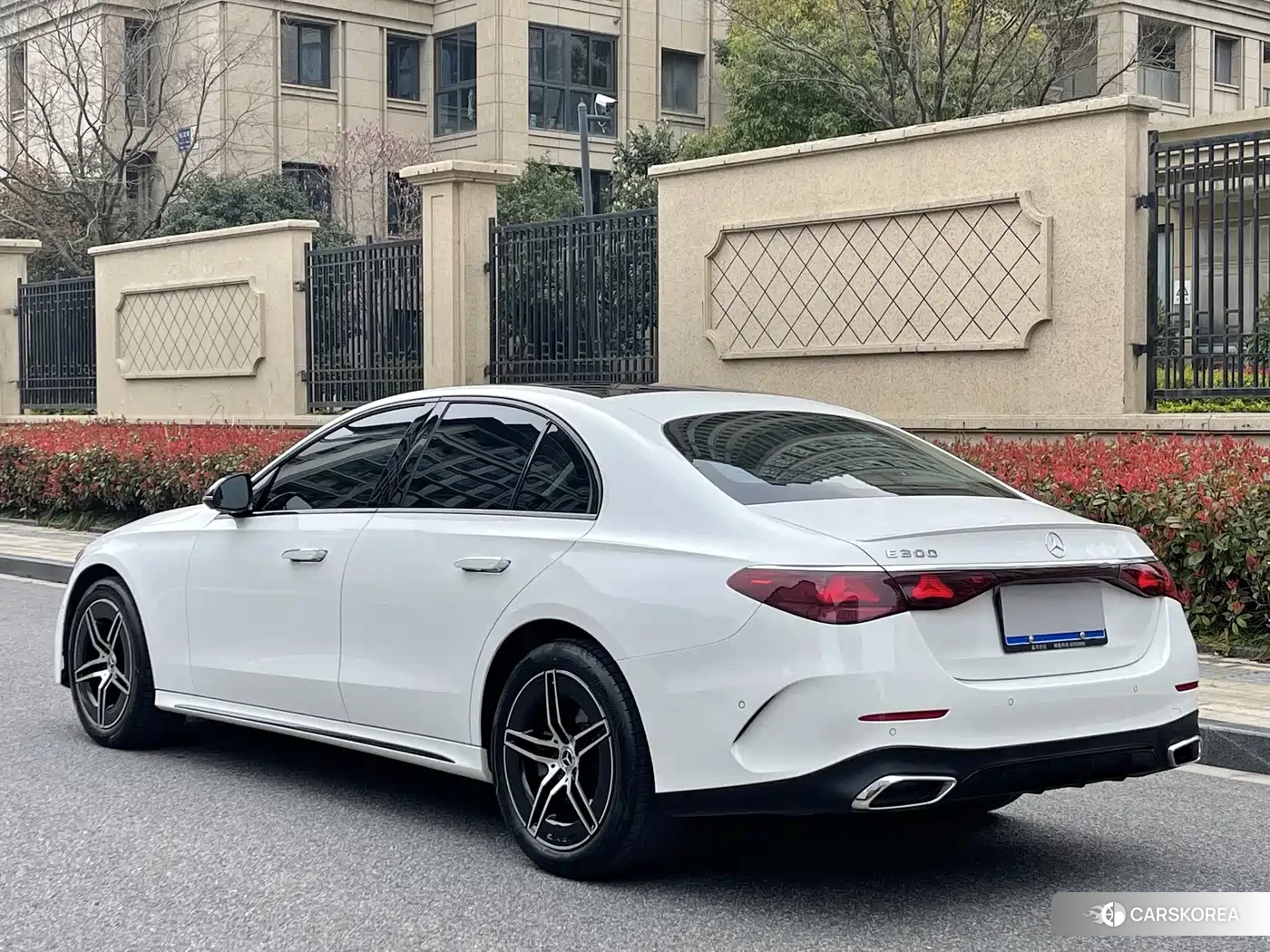 Mercedes-Benz E-Class 2024 Белый из Китая, фото 2