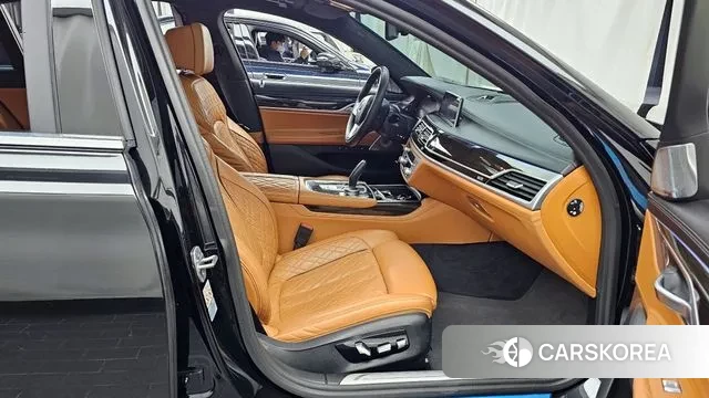 BMW 7 Series (G11) 2022 Черный из Кореи, фото 2