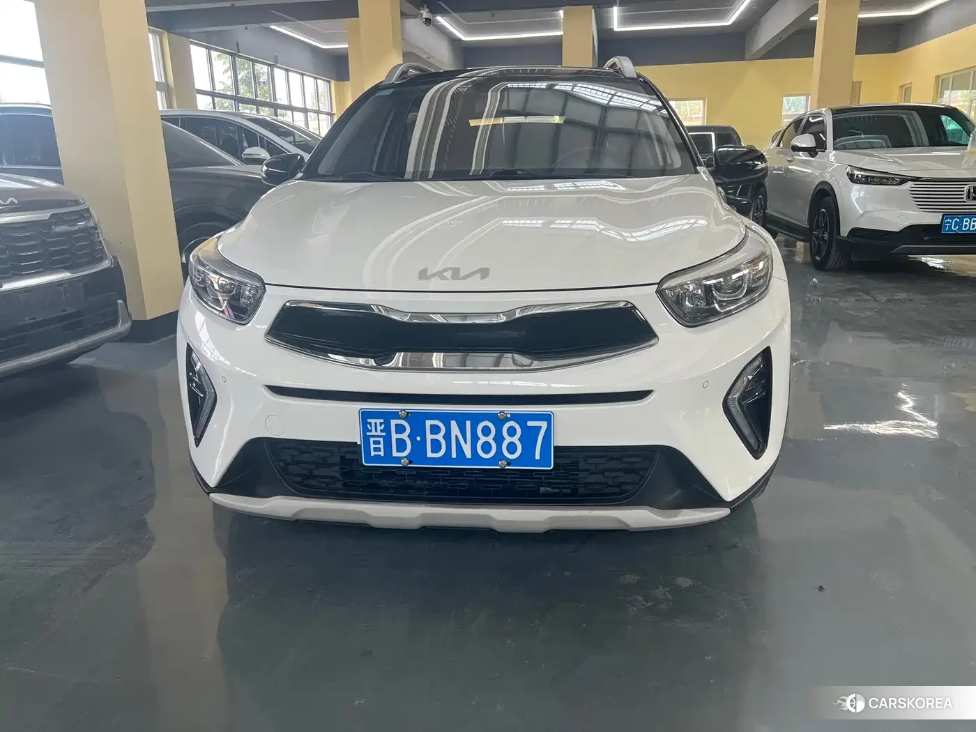 Kia KX1 2022 Белый из Китая, фото 2