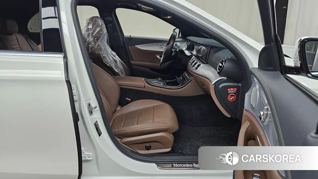 Mercedes-Benz E-Class W213 2021 Белый из Кореи, фото 2