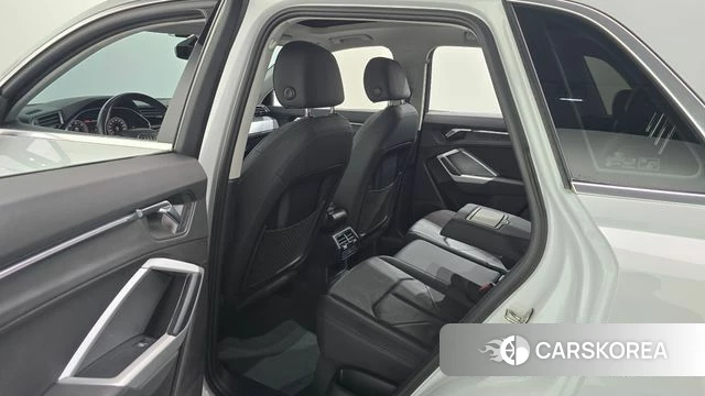 Audi Q3 (F3) 2020 Белый из Кореи, фото 2