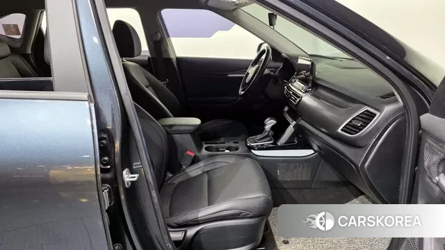 Kia Seltos 2021 Серый из Кореи, фото 2