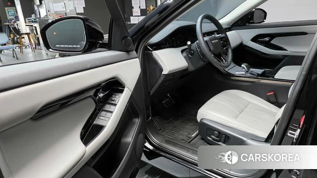 Land Rover Range Rover Evoque 2nd Generation 2025 Черный из Кореи, фото 2