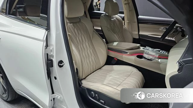 Genesis GV70 2022 Белый из Кореи, фото 2