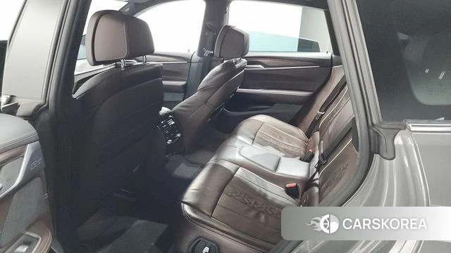 BMW 6 Series GT (G32) 2021 Серебристо-серый из Кореи, фото 2