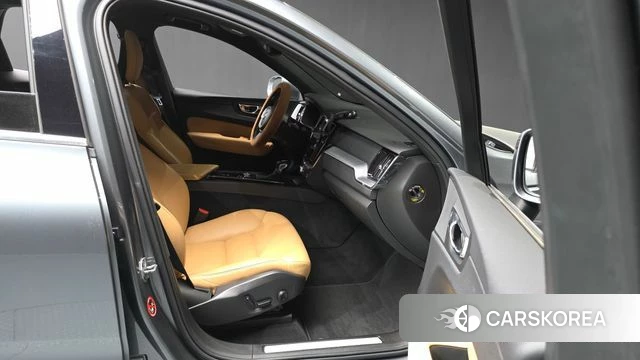 Volvo XC60 second Generation 2018 Серый из Кореи, фото 2