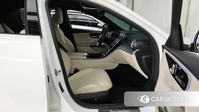 Mercedes-Benz C-Class W206 2023 Белый из Кореи, фото 2