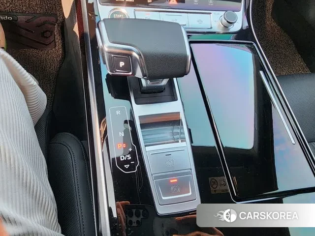 Audi A8 (D5) 2021 Черный из Кореи, фото 2