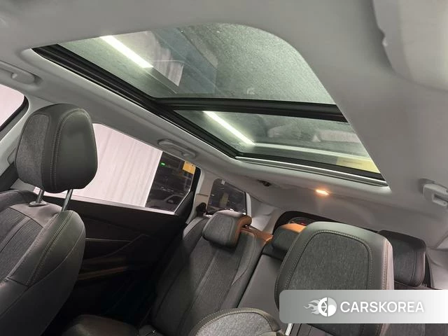 Peugeot 5008 2018 Темно-серый из Китая, фото 2