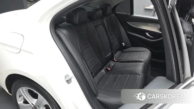 Mercedes-Benz E-Class W213 2018 Белый из Кореи, фото 2