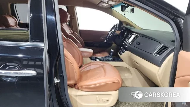 Kia The New Carnival 2018 Черный из Кореи, фото 2