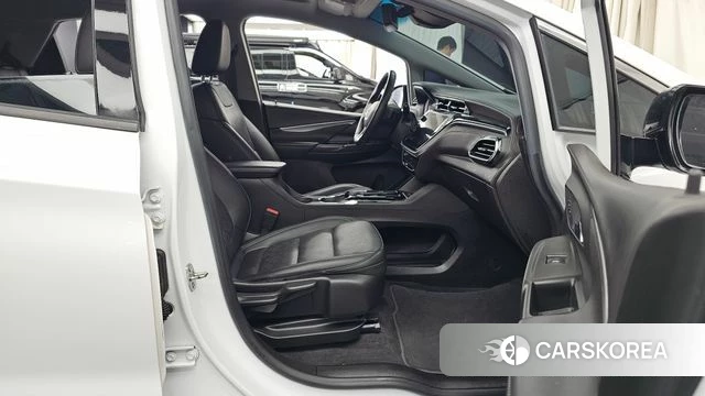 Chevrolet (GM Daewoo) New Bolt EV 2022 Белый из Кореи, фото 2