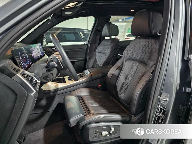 BMW X7 (G07) 2025 Серый из Кореи, фото 2