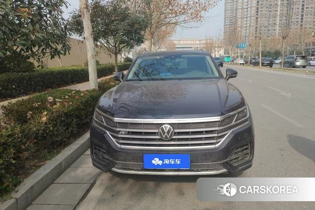 Volkswagen Touareg 2021 Черный из Китая, фото 2