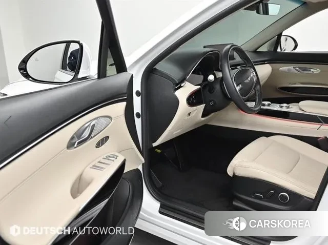 Genesis GV70 2023 Белый из Кореи, фото 2