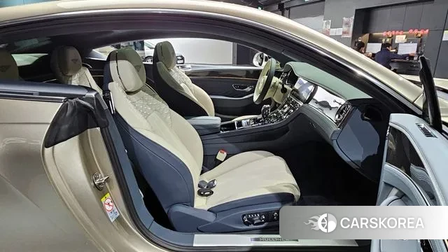 Bentley Continental GT 4th Generation 2025 Песочный из Кореи, фото 2