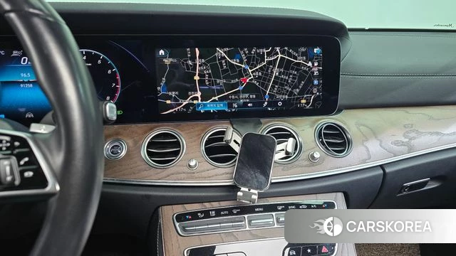 Mercedes-Benz E-Class W213 2021 Белый из Кореи, фото 2