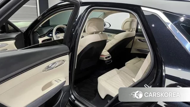 Genesis GV70 2022 Черный из Кореи, фото 2