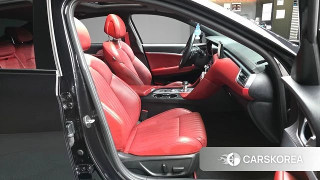 Genesis The New G70 2021 Черный из Кореи, фото 2